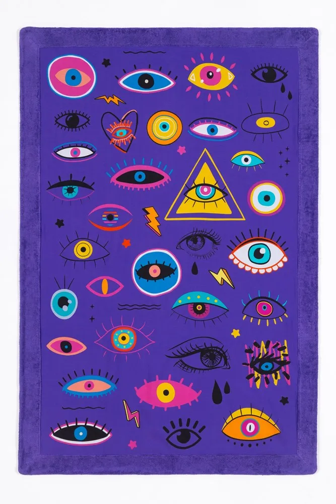 Lisie's eyes  | Signature Beach Towel