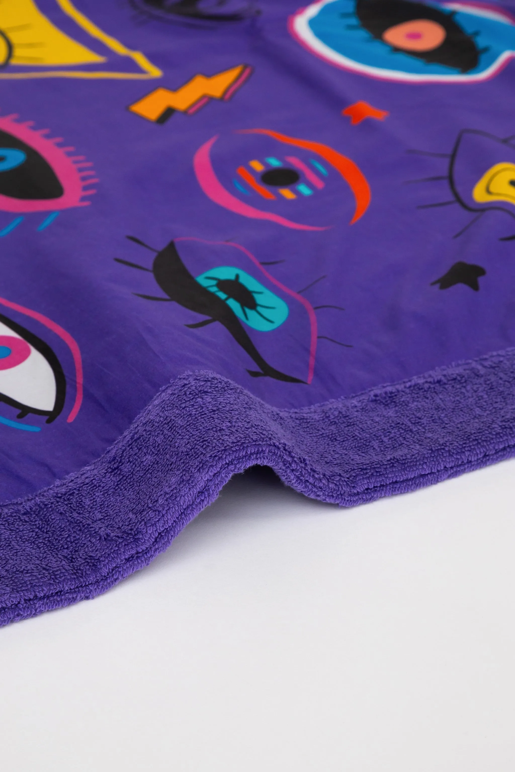 Lisie's eyes  | Signature Beach Towel