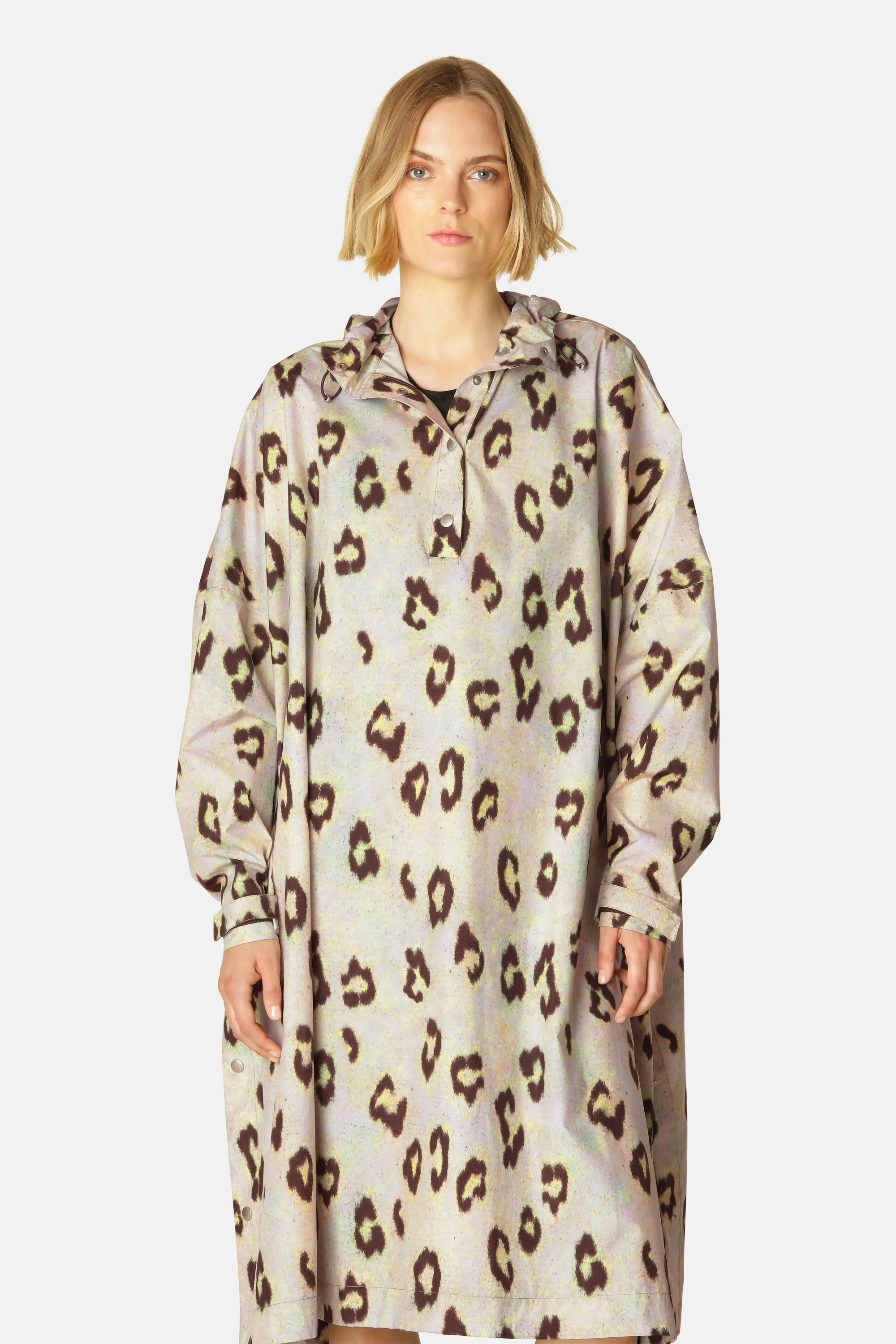 Poncho w. Sleeves - Leopard