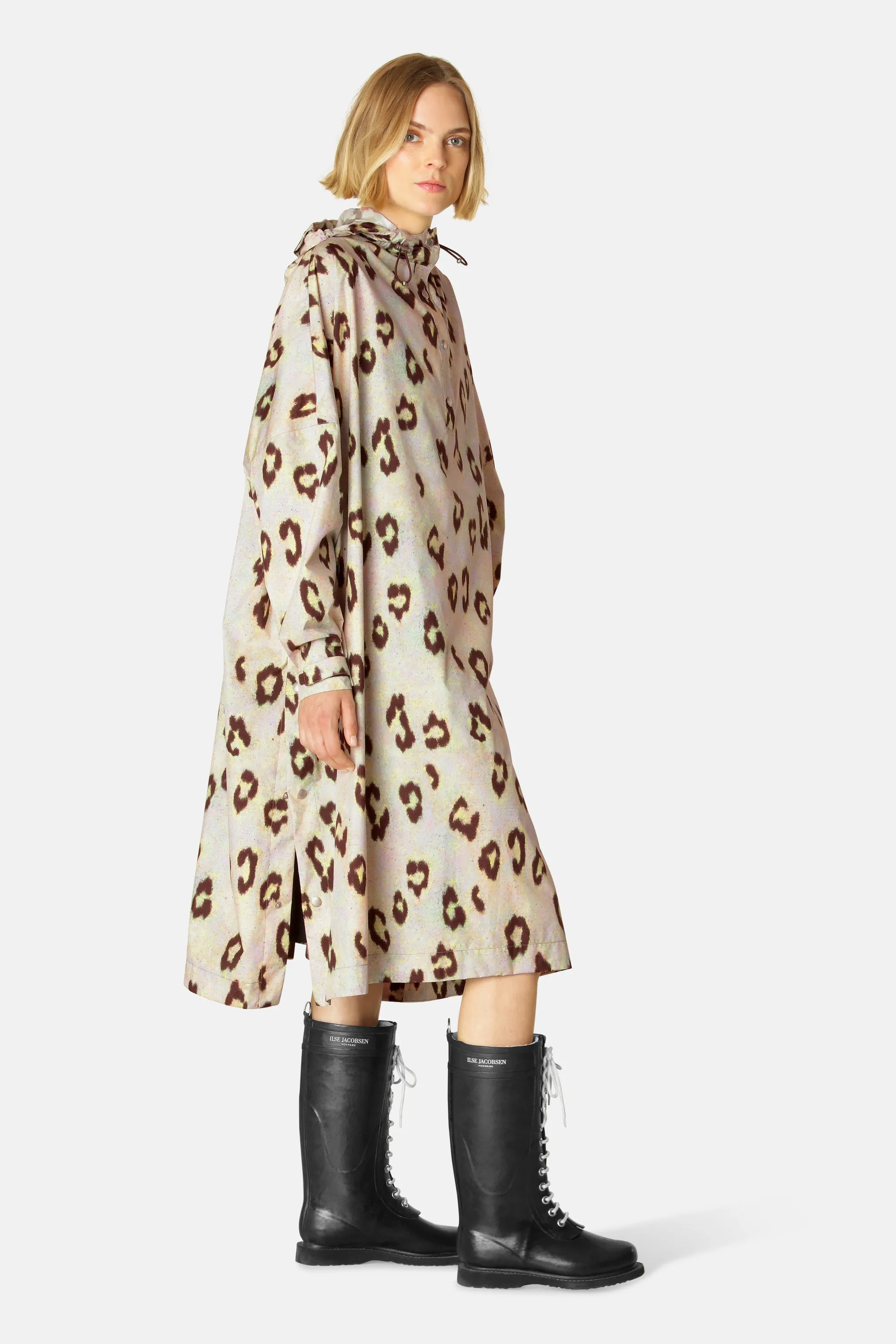 Poncho w. Sleeves - Leopard