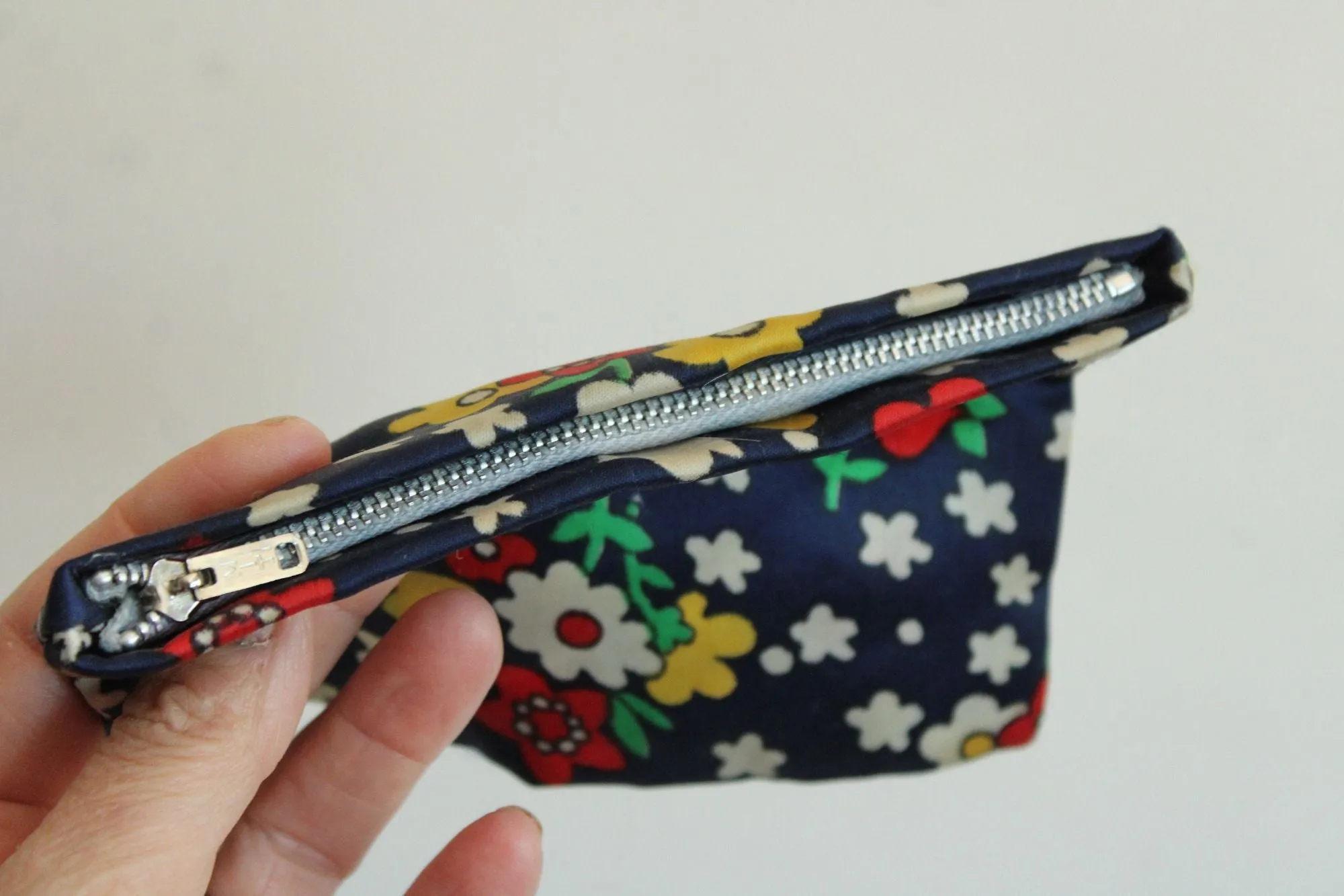 Vintage 1960s Cosmetic Bag